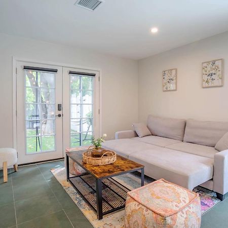 Serene 1 Bed Guest House With Patio Sleeps 6 Los Angeles Bagian luar foto