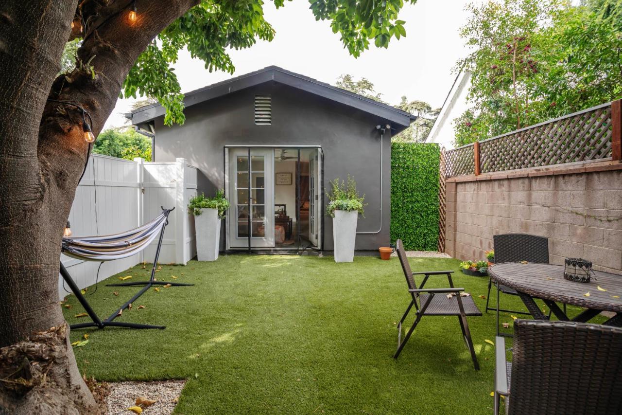 Serene 1 Bed Guest House With Patio Sleeps 6 Los Angeles Bagian luar foto