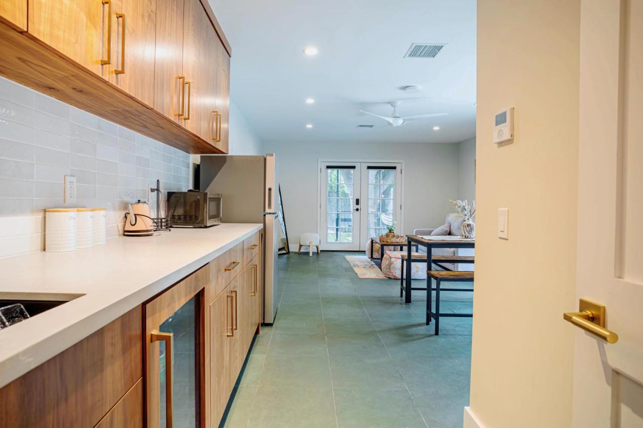 Serene 1 Bed Guest House With Patio Sleeps 6 Los Angeles Bagian luar foto