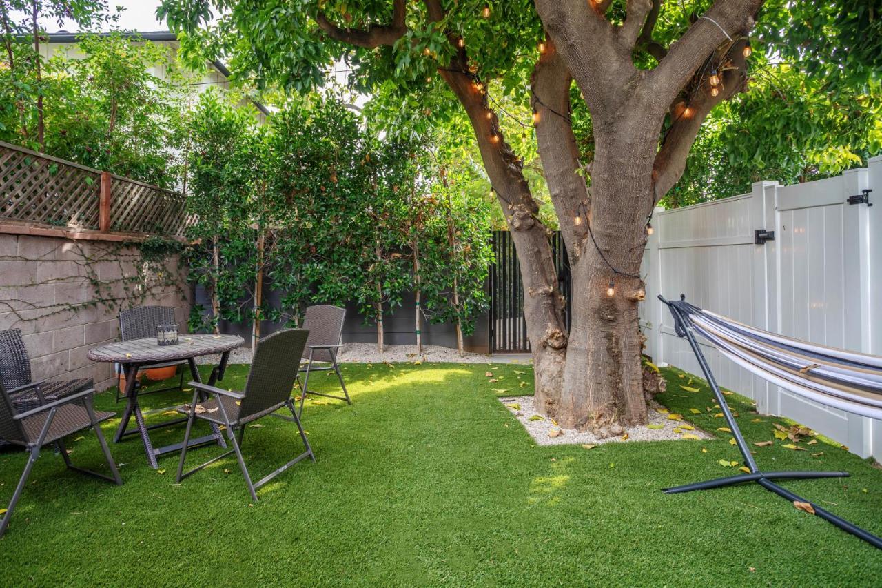 Serene 1 Bed Guest House With Patio Sleeps 6 Los Angeles Bagian luar foto