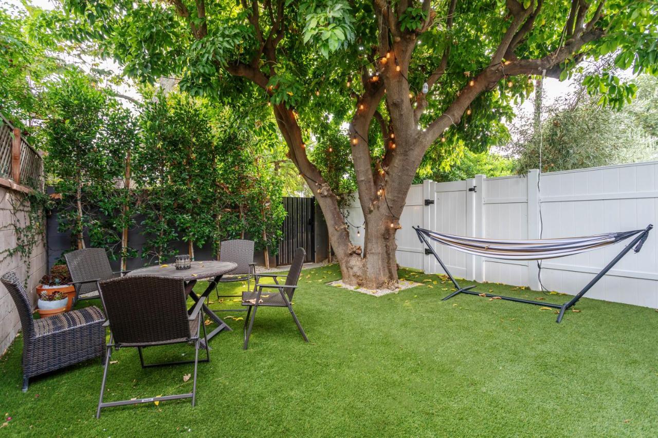 Serene 1 Bed Guest House With Patio Sleeps 6 Los Angeles Bagian luar foto