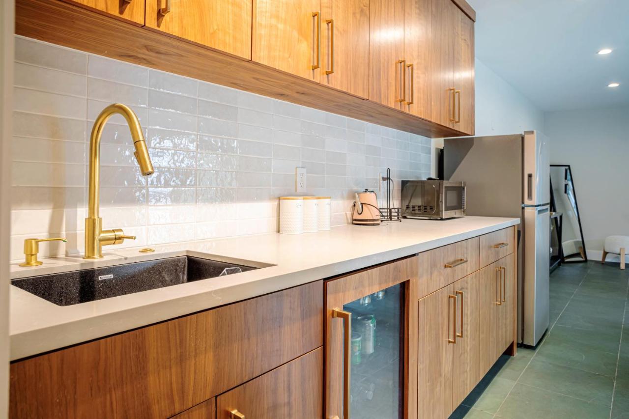Serene 1 Bed Guest House With Patio Sleeps 6 Los Angeles Bagian luar foto