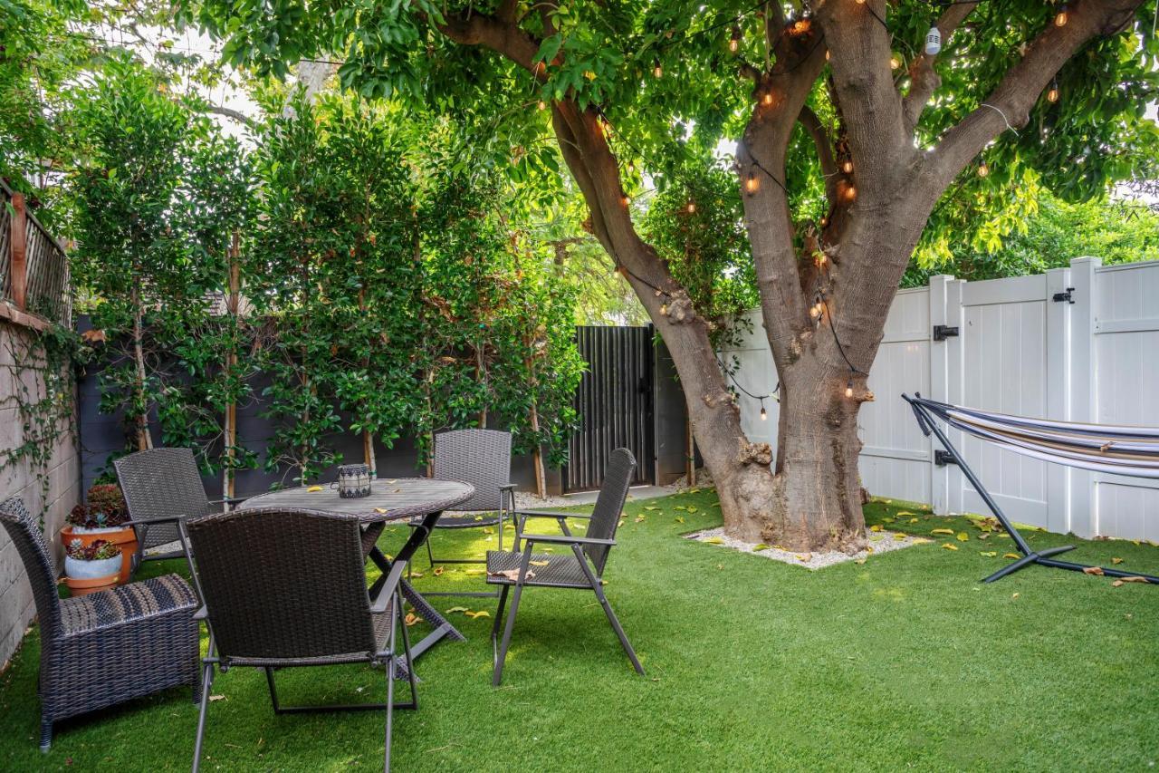 Serene 1 Bed Guest House With Patio Sleeps 6 Los Angeles Bagian luar foto